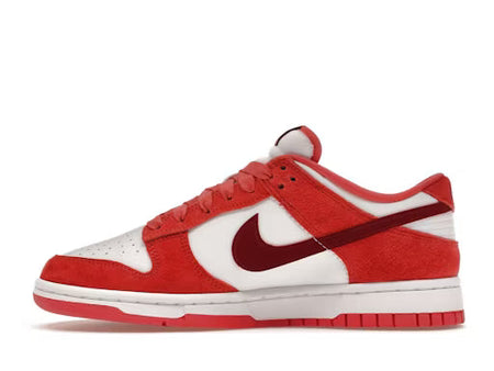 Nike Dunk Low Valentine's Day (W)