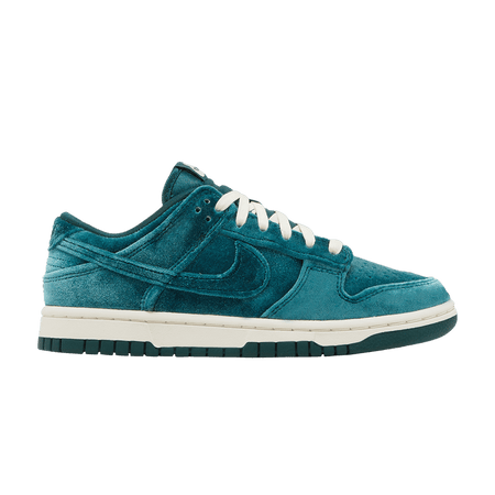 Wmns Dunk Low 'Green Velvet'