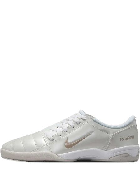 Total 90 Premium low-top sneakers
