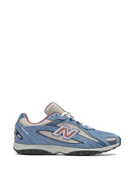 204L sneakers