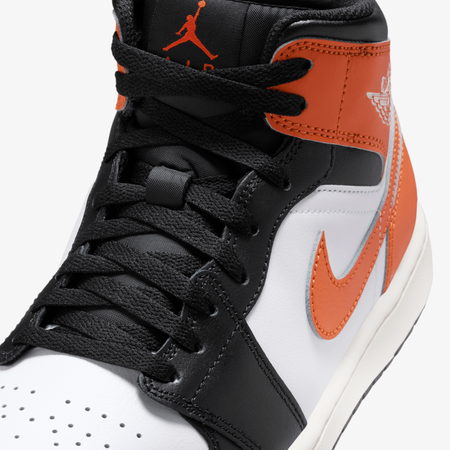 Air Jordan 1 Mid Black Toe Starfish