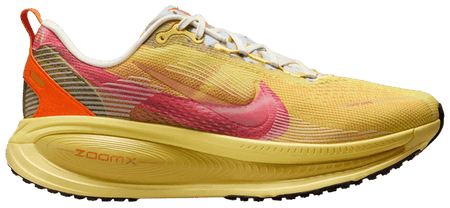 Nike Vomero 18 International Running Pack