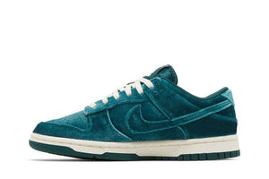 Wmns Dunk Low 'Green Velvet'