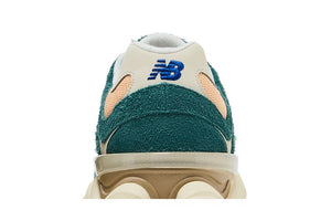 New Balance 9060 New Spruce Peach Blossom