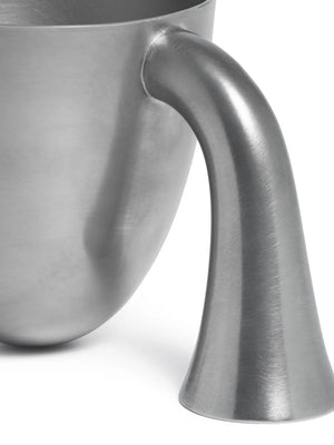 tin support jug