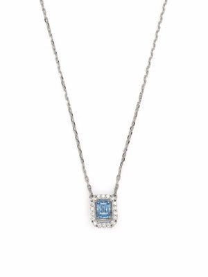 Una pendant necklace