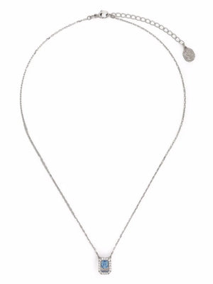 Una pendant necklace
