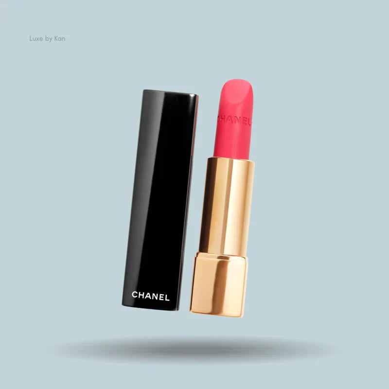 CHANEL
ROUGE ALLURE VELVET
Luminous Matte Lip Colour