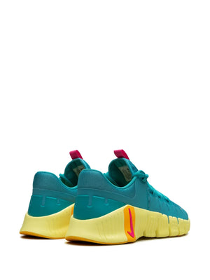 Free Metcon 5 "Dusty Cactus/Fierce Pink" sneakers