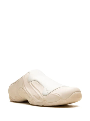 Clogposite Cream slides