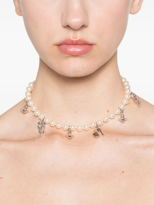 Anglo pearl necklace