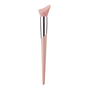 Cheek-Hugging Highlight Brush 120