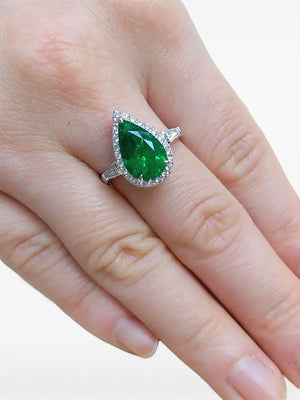18k white gold diamond and emerald ring