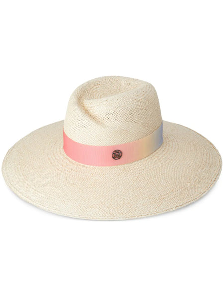 Virginie hat