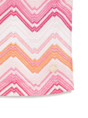 zigzag-woven top