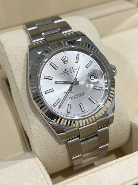 Rolex | Datejust | 126334 | White gold | 41 mm | Steel | Silver | Automatic