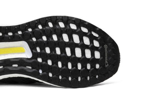 Adidas UltraBoost 4.0 Black Carbon