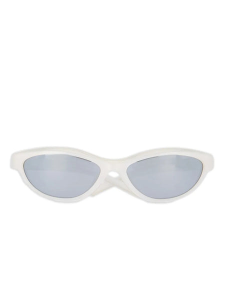 The Curvo cat-eye sunglasses