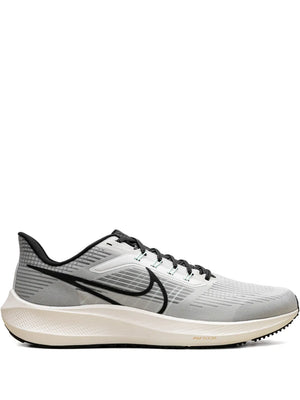 Air Zoom Pegasus 39 road running sneakers