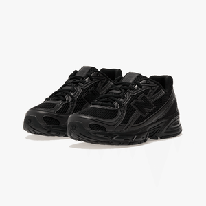 New Balance 740 { BLACK/BLACK CEMENT