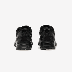 New Balance 740 { BLACK/BLACK CEMENT