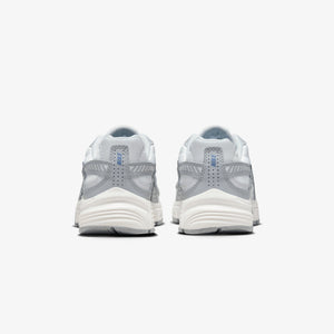 NIKE INITIATOR { SUMMIT WHITE/ASHEN SLATE-LT SMOKE GREY