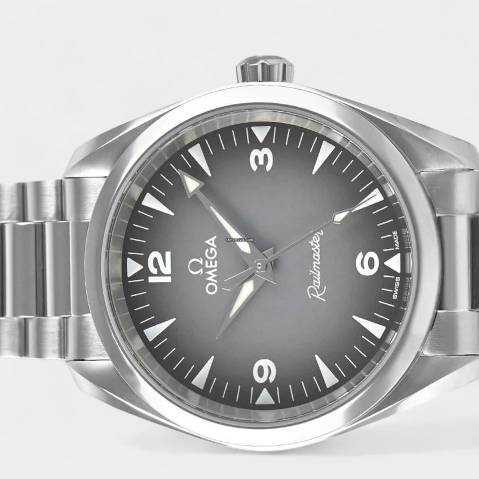 Omega Seamaster Railmaster Co-Axial Master Chronometer Automatic / Steel / 38 mm / Box&Papers / 235.10.38.20.06.001