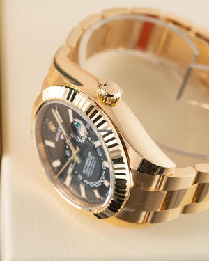 Rolex | Sky-Dweller | 326938 | Yellow gold | 42 mm | Black | Automatic