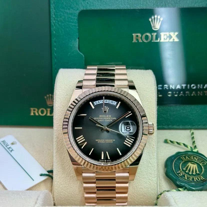 Rolex | Day-Date | 228235 | Rose gold | 40 mm | Rose gold | Silver (solid) | Automatic