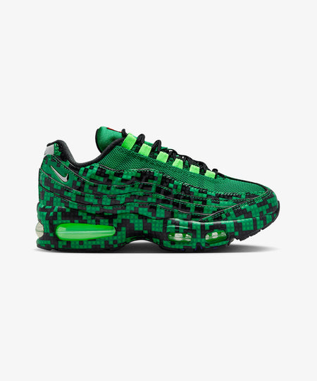Nike | AIR MAX 95 X LEGO® COLLECTION (GS) { LUCKY GREEN/METALLIC SILVER-BLACK
