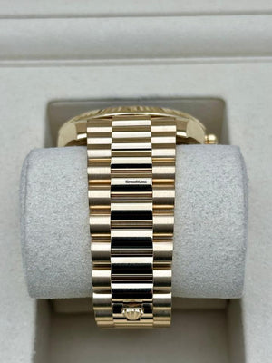 Rolex | Day-Date | 228238 | Yellow gold | 40 mm | Yellow gold | Black | Automatic