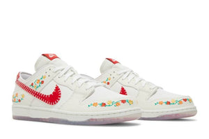 Nike Dunk Low White And University Red