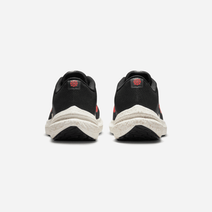 Nike Winflo 10 Black Bright Crimson
