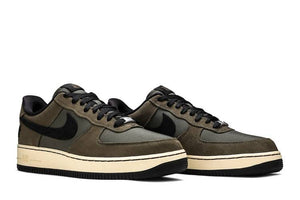 Nike Air Force 1 Low SP Undefeated Ballistic Dunk Vs. Af1