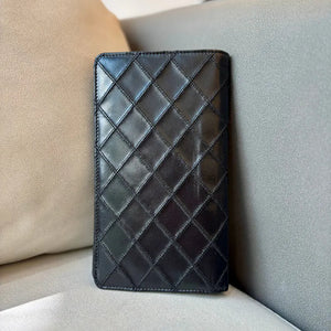 JW406 - CHANEL Vintage Black Lambskin Long Wallet
