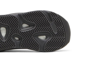 Yeezy Boost 700 Mnvn Geode