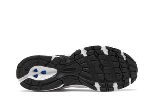 530 White Black