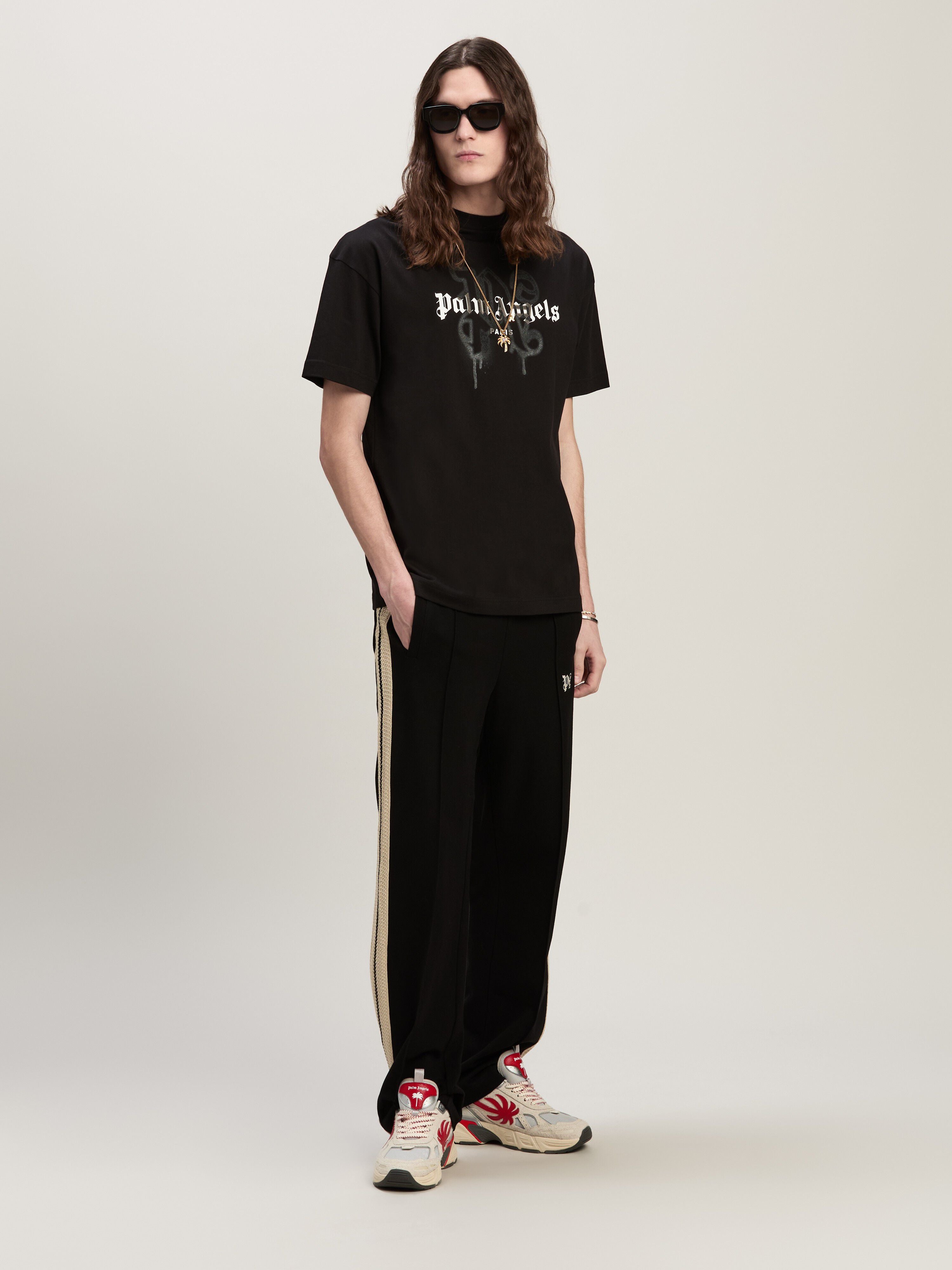 PARIS MONOGRAM SPRAY TEE BLACK