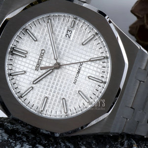 Royal Seikoak White