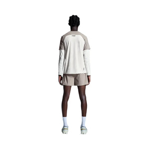 On 5" Performance Shorts Cinder