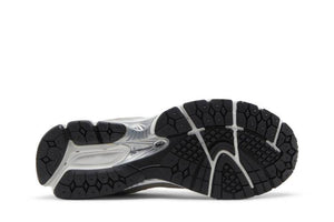 New Balance 2002R Grey