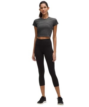 Lululemon Swiftly Tech Cropped Shorts-Sleeve Shirt 2.0 Spandex Stripe Black/White