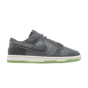 Nike Dunk Low SE Halloween Cauldron