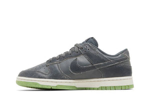 Nike Dunk Low SE Halloween Cauldron