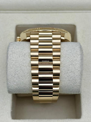 Rolex | Day-Date | 228238 | Yellow gold | 40 mm | Yellow gold | Black | Automatic